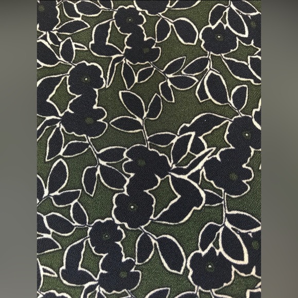 *NWT* Banana Republic Factory / Green and Navy Floral Bell Sleeve Dress / 10 - Picture 10 of 11